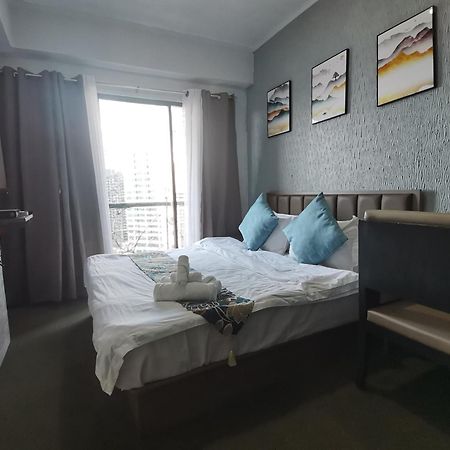 Warm Makati Aparthotel Makati City Exteriör bild