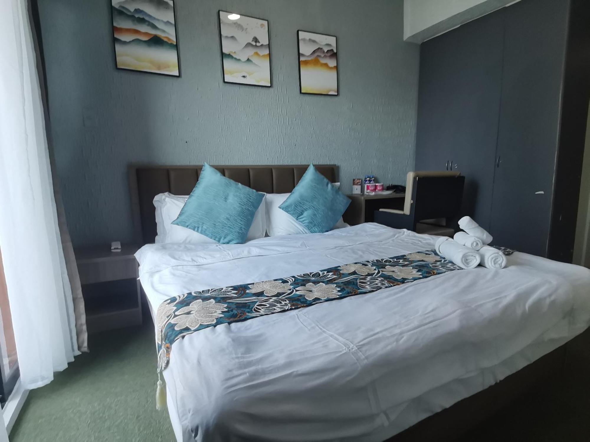 Warm Makati Aparthotel Makati City Exteriör bild