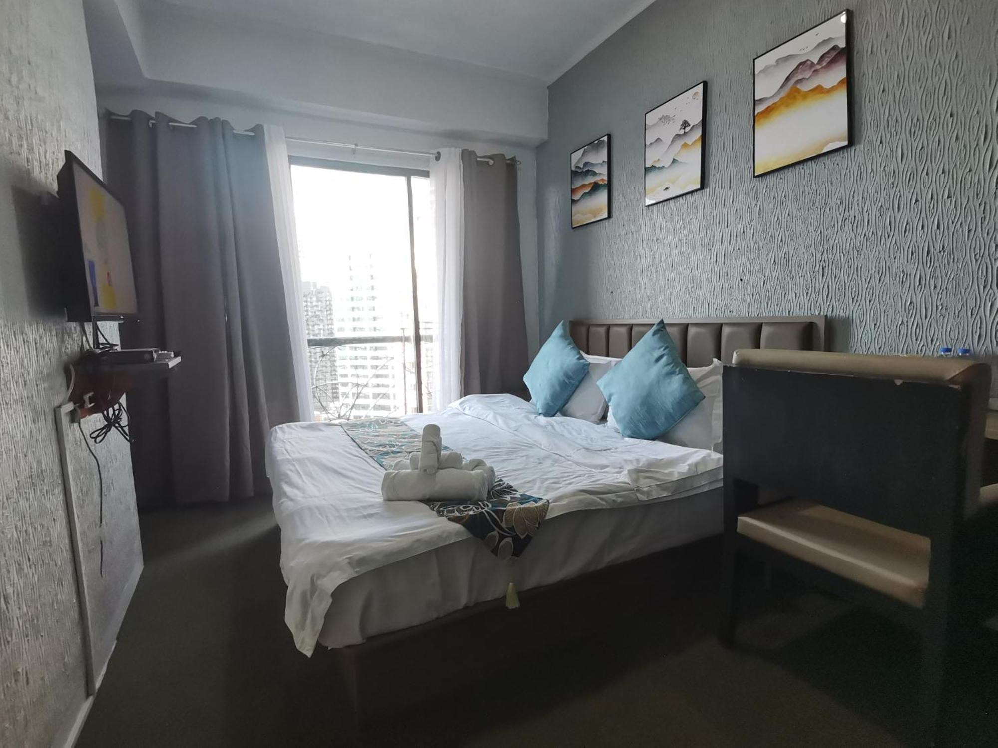 Warm Makati Aparthotel Makati City Exteriör bild